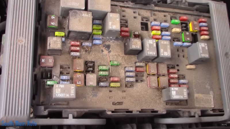 Illustration for article titled Close those underhood fuse boxes!